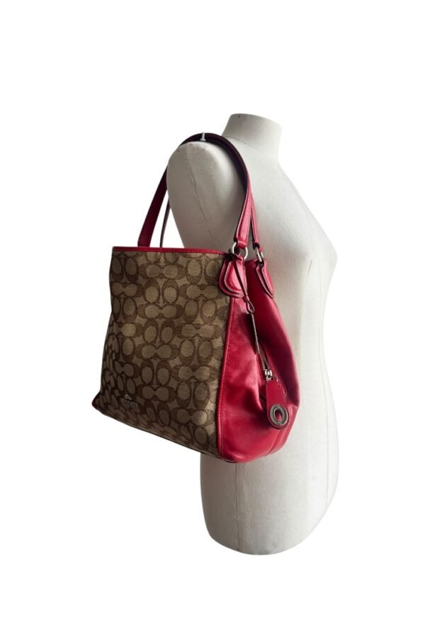 COACH - EDIE SHOULDER BAG - Image 17